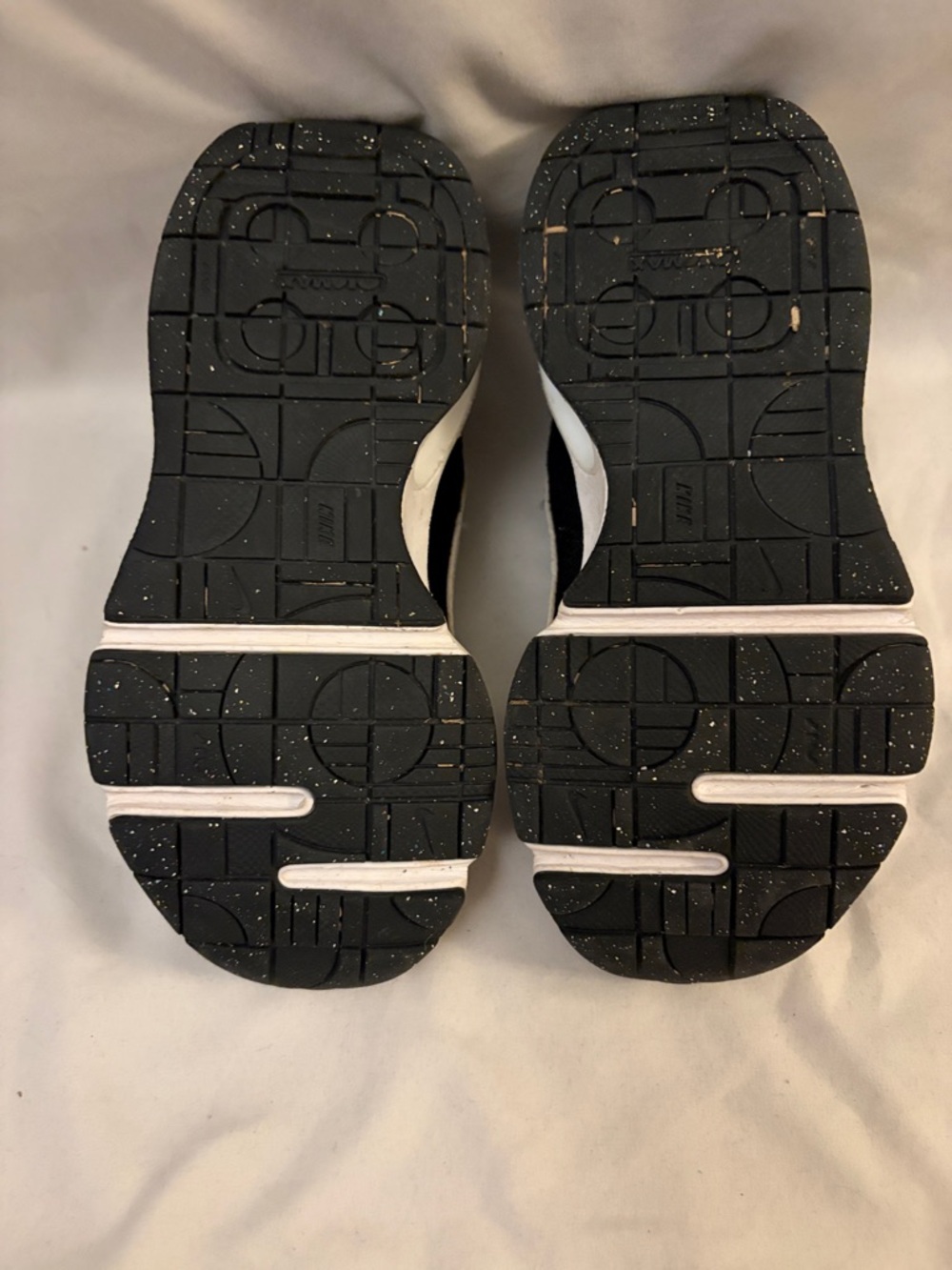 Nike AirMax Kids Black and White Lightweight Sneakers - Picture 3 of 5